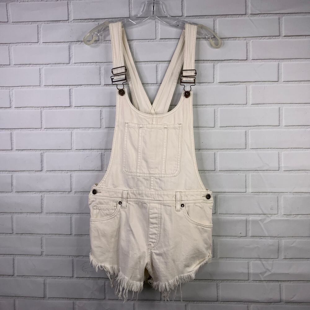 We the Free People Off White Denim Overall Shorts Size 27 Raw Hem Dungarees